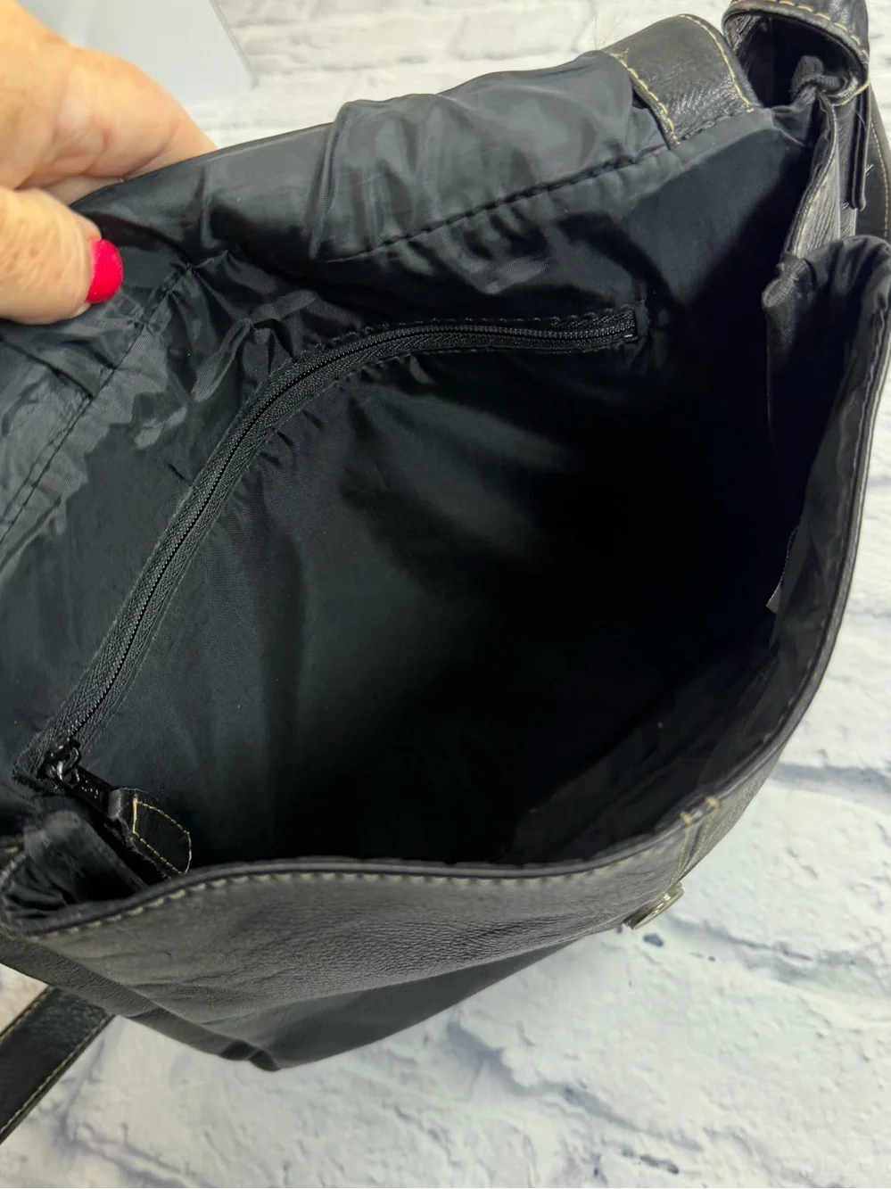 Mens or Women’s  Black Leather Messenger Bag with Flap Closure